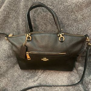 Coach black leather purse. Great condition !